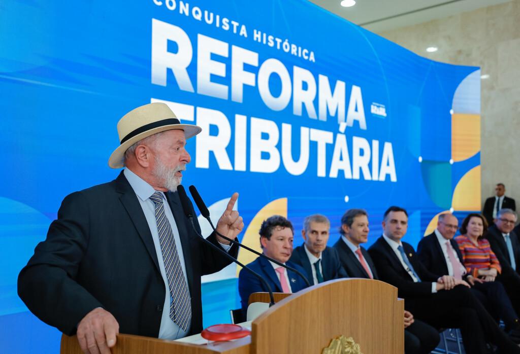 Lula durante sanção