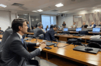 Prefeito de Curitiba defende municípios na reforma tributária e subsídio federal ao transporte gratuito de idosos