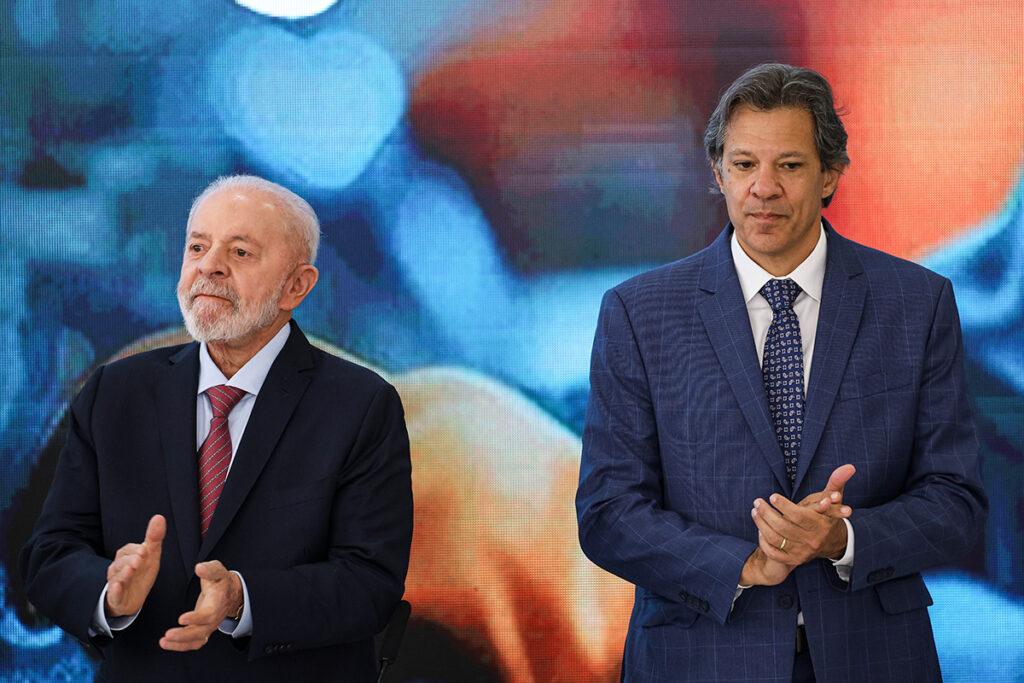 O presidente Lula e o ministro da Fazenda, Fernando Haddad, no Palácio do Planalto - Foto via Marcelo Camargo/Agência Brasil
