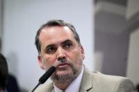 Liminar que libera petroleiras de imposto cairá “a qualquer momento”, diz ministro