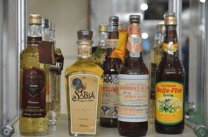 garrafas de cachaça
