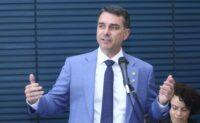 Proposta de Flávio Bolsonaro para IVA de 20% pode encarecer produtos essenciais, dizem especialistas