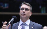 Suspensão da reforma proposta por Flávio Bolsonaro traz incerteza a multinacionais, dizem especialistas