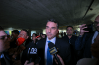 Flávio Bolsonaro quer acabar com imposto de exportação sobre o petróleo