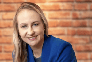 Caroline Souza, sócia e VP de Operações da ROIT, explicou como funciona o RAI
