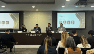 Da dir. para a esq.: Thatiane Nemeth (Mosaic Fertilizantes), Thiago Amaral (Demarest), Davidson Lessa (Receita Estadual do Paraná) e Rafael Moumdjian (Syngenta) no Agroday