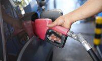 Governo Lula zera tributos federais sobre a gasolina